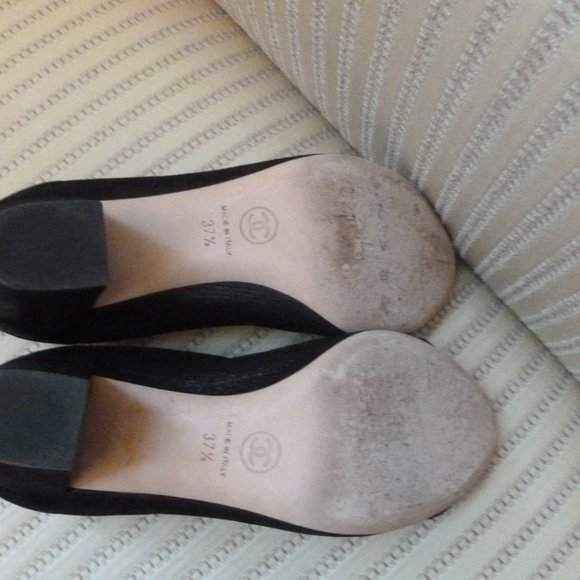 Chanel Black Metallic Suede Ruffle Toe Pumps - Picture 10 of 12